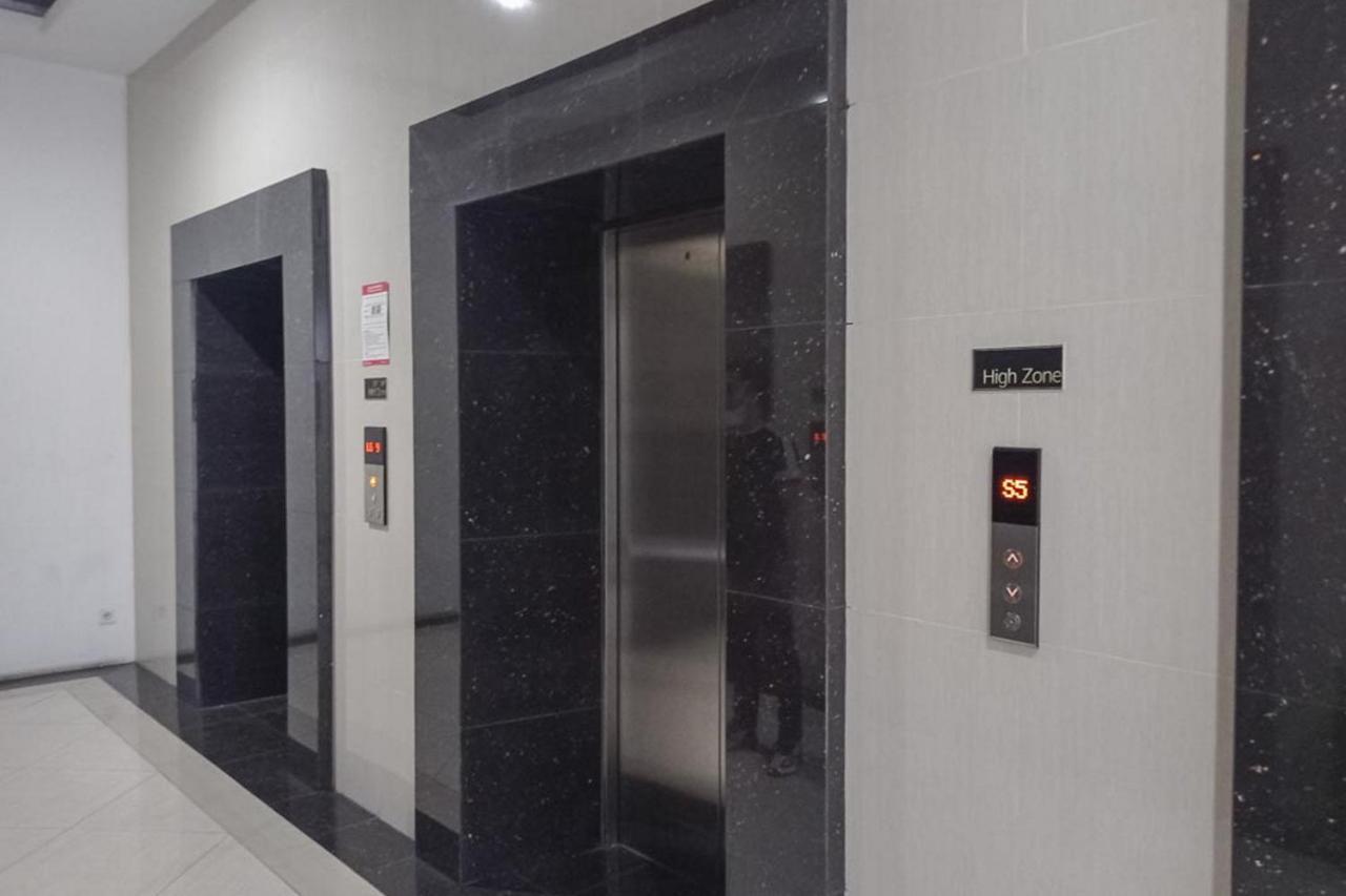 Hotel Redliving Grand Kamala Lagoon - Pekayon Tower Barclay North Bekasi